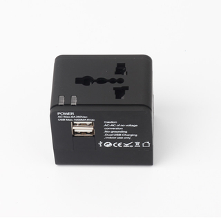 13680C 多合一全球通用 USB 旅行适配器 2 USB 充电器