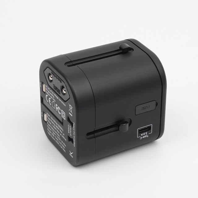 多插头插座 4500mA 全球壁式 USB 充电器 1